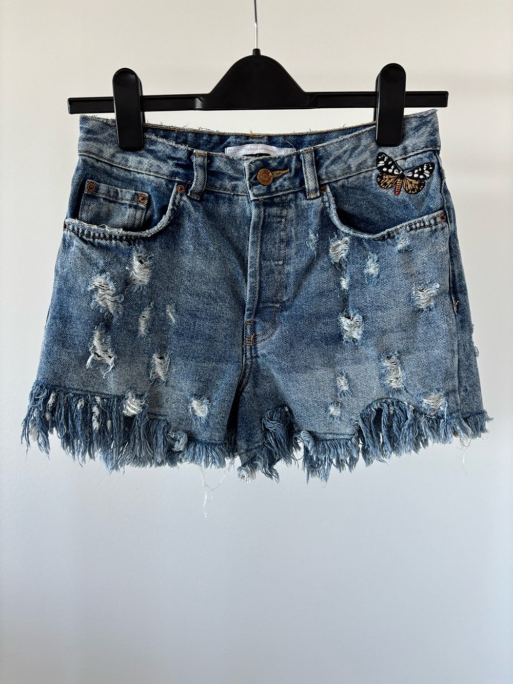 | Zara | Distressed Fringe Denim Shorts with Butterfly Detailing size 04